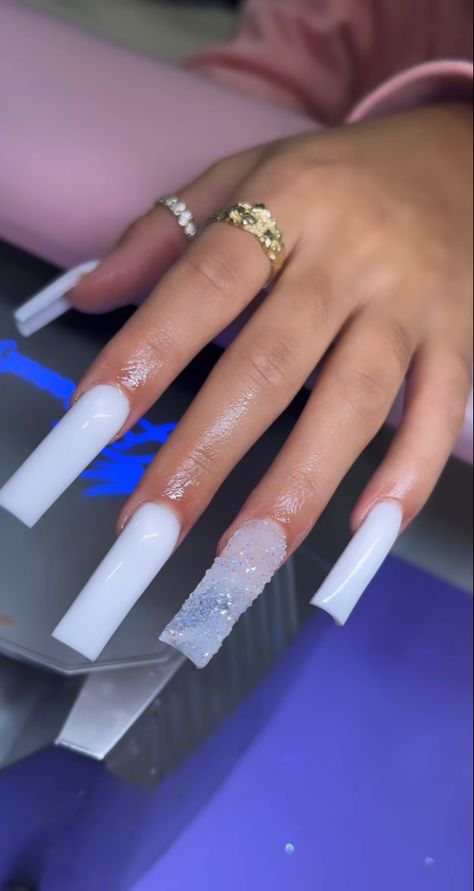 Long Nails Simple Design, All White Long Nails, Acrylic Nails Inspiration Long Square, Cute All White Nails, White Nail Inspo Acrylic Square, Long Acrylic Nails Color Ideas, White Nails For Black Women, Plain Birthday Nails, White Birthday Nails Acrylic