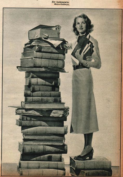 girlflapper: stad Amsterdam 1934 de boekenwurm by... | Art Deco | Bloglovin’ Library Vintage, Medical Library, Literature Teacher, Blog Art, Reading Art, Flapper Girl, Photo Library, Miss A, Historical Fashion