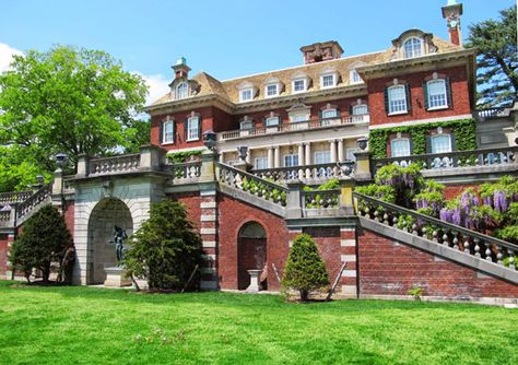 5.19.15 | Big Old Houses: Old Westbury Redux | New York Social Diary Old Southern Homes, Old Westbury Gardens, Westbury Gardens, House Nyc, Dream Villa, Old Westbury, Southern Homes, Royal Residence, Winter Photos