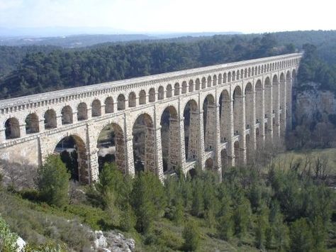 Roman Engineering, Architecture Antique, Roman Aqueduct, Roman Roads, Red Lake, Bridge Photography, Al Andalus, Stone Bridge, Roman History