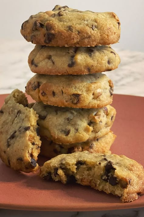 recette cookies moelleux americain chocolat Cookie Healthy, American Cookies, American Chocolate, Desserts With Biscuits, A Glass Of Milk, Cookies Healthy, Cookies Vegan, Healthy Cookies, Food Videos Cooking