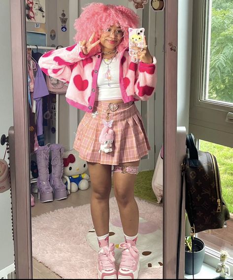 Cute Outfits With Mini Skirts, Kawaii Outfits Black Women, Kawaii Baddie Aesthetic, Kawaii Baddie Outfits, Casual Preppy Outfits School, Cute Pink Girly Outfits, Bubblegum Core Aesthetic Outfit, Pink Hair Outfit What To Wear With, Pastel Outfits Black Women