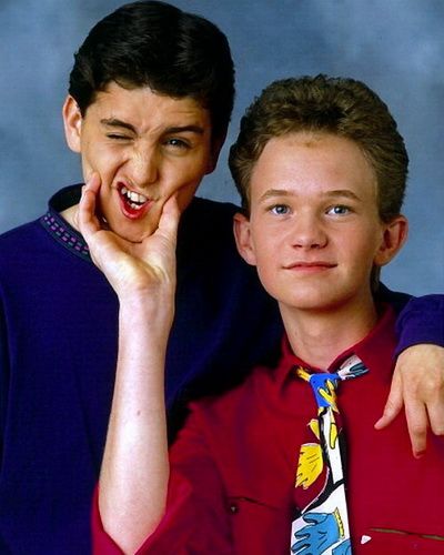 Neil Patrick Harris as Dr. Douglas “Doogie” Howser and Max Casella as Vincent “Vinnie” Delpino in Doogie Howser, M.D. (TV Series 1989–1993) Max Casella, Doogie Howser, Suit Life On Deck, 2000s Memories, David Burtka, Neil Patrick, Neil Patrick Harris, Medical Drama, Boy Halloween Costumes