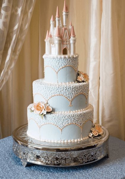 Sleeping Beauty Wedding Cake, Disney Fairytale Wedding Cake, Disney Castle Cake, Fairy Tale Wedding Cake, Disney Themed Wedding, Sleeping Beauty Wedding, Disney Princess Wedding Dresses, Princess Castle Cake, Disneyland Wedding