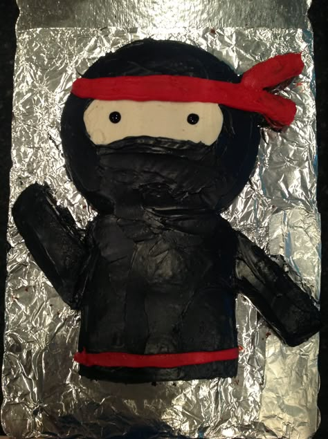 Chase's ninja cake!!! 2013 Spy Ninja Cake, Ninja Cupcake Cake, Ninja Cake Ideas Boys, Ninja Cake Ideas, Ninja Cakes, Ninja Birthday Cake, Ninja Themed Birthday Party, Japan Party, Karate Party