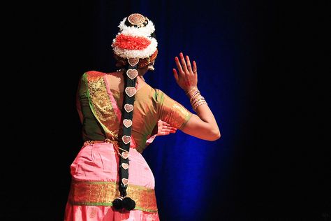 20121006_F0004: More Indian Bharatanatyam dance photos - Stage costume back | by wfxue Bharatanatyam Makeup, Dance Mudras, Bharatanatyam Costume, Bharatanatyam Poses, Hairstyle Braid, Braids Pictures, Dance Forms, Kids Party Wear Dresses, Kids Party Wear