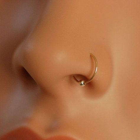 Persings Nose, Orr Piercing, Jóias Body Chains, Nose Ring Designs, Stud Nose Ring, Cute Nose Piercings, Silver Hoop Earring, Sterling Silver Nose Rings, Nose Ring Jewelry