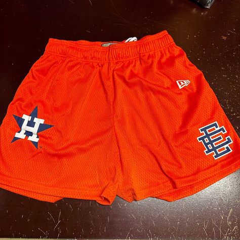 Eric Emanuel Mens Orange Houston Astros New Era Athletic Mesh Shorts Size Xl Brand: Eric Emanuel Gender: Men Size: Xl Color: Orange Product: Shorts Team: Houston Astros Sport: Baseball-Mlb Pre & Post Season: Regular Season Condition: New I Offer Discounts For All Return Customers. - Jvs Eric Emanuel Shorts, Eric Emanuel, Orange Logo, Basic Shorts, Mesh Shorts, Red Logo, Red Shorts, Houston Astros, Shorts Athletic