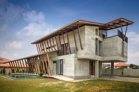 Concrete And Wood, Concrete Houses, Tropical Architecture, Sepang, Wood Architecture, Roof Architecture, Brick And Wood, Roof Structure, Tropical House