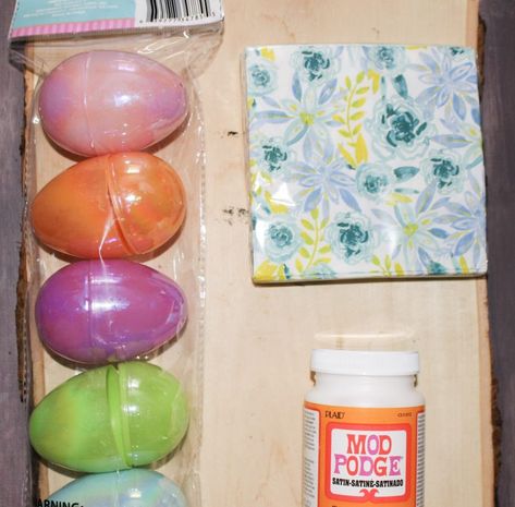 Mod Podge Easter Eggs, Decoupage Eggs Diy, Ways To Color Easter Eggs, Homemade Easter Gifts, Easter Egg Decoupage, Decoupage Easter Eggs, Decoupage Eggs, Color Easter Eggs, Homemade Easter Decorations