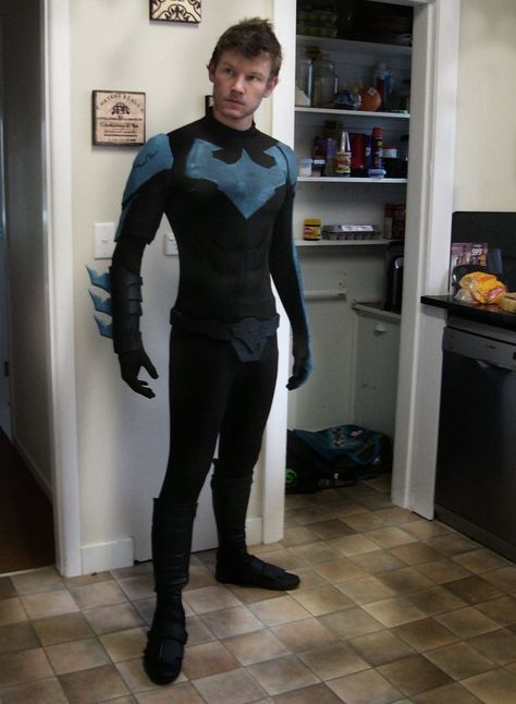 Night wing sweet suit Night Wing Costume, Wing Suit, Wing Costume, Nightwing Cosplay, Night Wing, Cosplay Helmet, Wings Costume, Batman Comics, Nightwing