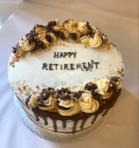 Retirement cake Cake Retirement Ideas, Retirement Party Cupcakes, Men’s Retirement Cake, Cake For Retirement For Men, Chocolate Retirement Cake, Happy Retirement Cake For Men, Retirement Party Cakes For Men, Celebration Of Life Memorial Cake Ideas, Retirement Dessert Ideas