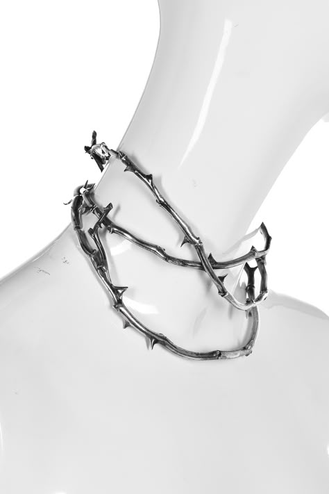 Shaun Leane for Alexander McQueen rose thorn choker, Sarabande collection, Spring-Summer 2007 of un-assayed silver, the three naturalistic rose briars coil and criss-cross around the neck with central hinged joint, concealed closures and thorn safety clasp, 11-14cm, 4-1/4 to 5 1/2in For Sarabande Shaun Leane produced just two pieces of jewellery - a pair of Momento Mori earrings enclosing locks of hair for look 6 (See Kerry Taylor Auctions in Association with Sotheby’s, 4.12.1017 – lot 29) and Thorn Jewelry, Glitter Pens Art, Artsy Jewelry, Lot 29, Rose Thorns, Shaun Leane, Momento Mori, Glitter Pens, Themed Jewelry