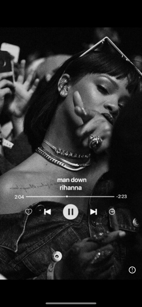 Rihanna Black Aesthetic, Nicki Minaj Tour, Rihanna Video, Female Songs, Girl Therapy, Music Cover Photos, Rihanna Looks, Rihanna Riri, Good Luck Quotes