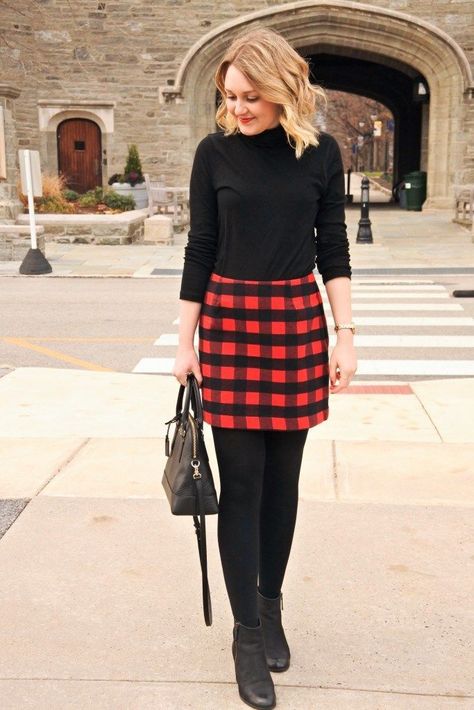 Checked Skirt Outfit, Red Check Skirt, Red Plaid Outfit, Buffalo Plaid Skirt, Red Skirt Outfits, Plaid Outfits Fall, Check Outfit, Plaid Skirt Outfit, Red Outfits