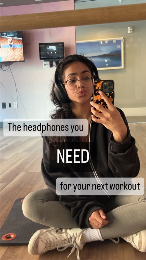 These are the perfect headphones for your next trip to the gym, and they look great with your fit too! Best Workout Headphones, Overhead Headphones, Best Over Ear Headphones, Gym Headphones, Wh 1000xm4, Workout Headphones, Gym Fits, Headphone With Mic, Promotional Video