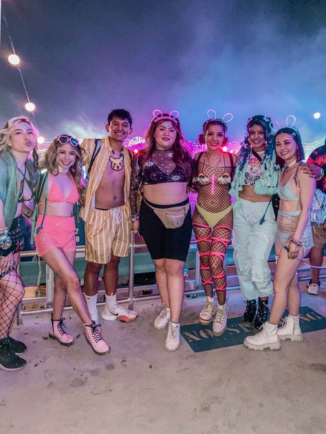 festival matching outfits EDC rave fashion summer vibes aesthetic idea inspo friends group Group Festival Outfits, Summer Vibes Aesthetic, Beyond Wonderland, Festival Outfits Rave, Outfits Rave, Rave Fashion, Friends Group, Fashion Group, Fashion Summer