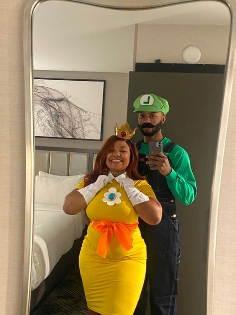 Yoshi And Birdo Mario Costume, Diy Princess Daisy Costume Women, Luigi And Daisy Halloween Costume, Daisy Luigi Costume, Princess Daisy And Luigi Costume, Daisy Mario Kart Costume, Diy Princess Daisy Costume, Luigi And Daisy Costume, Princess Daisy Costume Diy