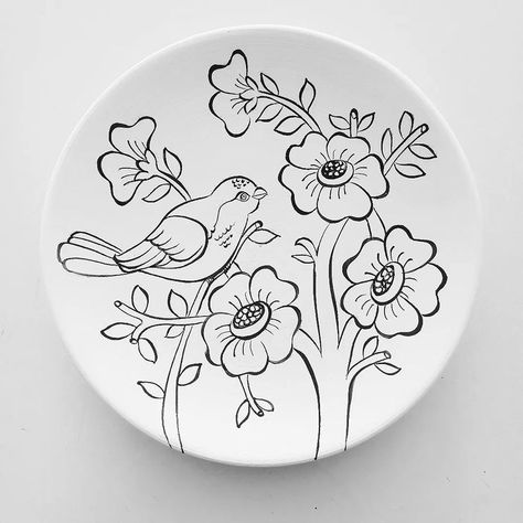 Instagram'da NacArt: “18 cm Modern Desen Tahrirli Çini Tabak” Deer Drawing, Clay Plates, Small Pretty Tattoos, Painting Art Lesson, Blue Pottery, Dot Art Painting, China Painting, Plate Art, Mandala Design Art