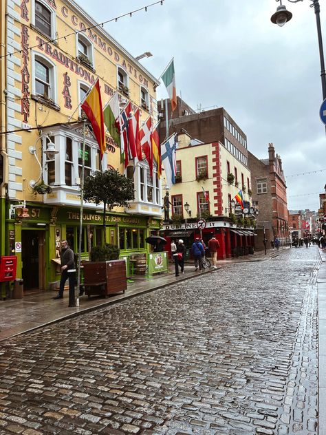 Streets in dublin ireland Grafton Street Dublin, Ireland Aesthetic, Dublin Street, Grafton Street, Ireland Trip, Ireland Vacation, Galway, Dublin Ireland, Ireland Travel