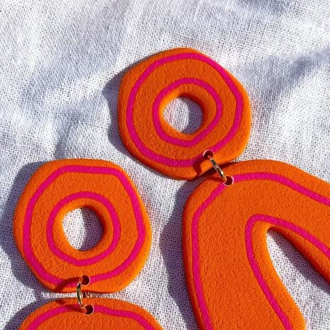 Otie.Co on Instagram: "School may have started back up but we still have another month and a half of summer so you better believe I’ll still be cranking out all the summer colors 😍 available now AZZIE in neon orange + pink" 2023 School, Ear Art, Clay Keychain, Diy Earrings Polymer Clay, Earring Inspo, Polymer Clay Jewelry Tutorials, Handmade Clay Jewelry, Beading Jewelery, Polymer Earrings