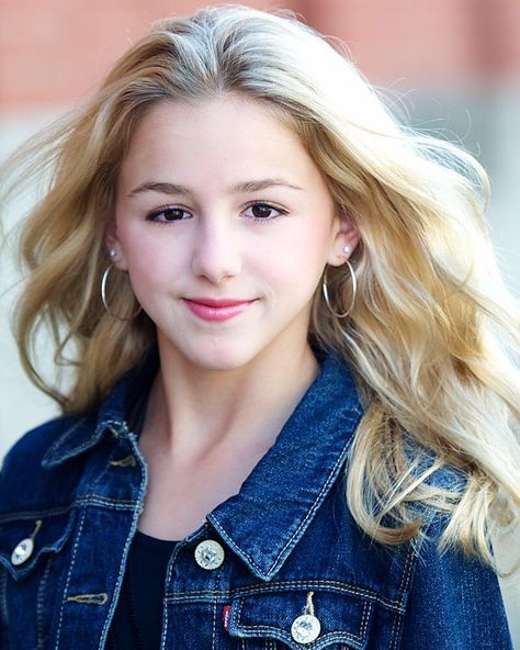 Dance Moms Season 2, Dance Moms Chloe Lukasiak, Dance Moms Chloe, Dance Moms Clips, Dance Mums, Maddie And Mackenzie, Chloe Lukasiak, Moms Favorite, Girl Celebrities