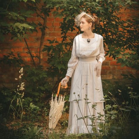 Edwardian tea dress 🦢 Edwardian Tea Dress, Tea Dress, Dress Design, Costume Design, Graduation Dress, Vintage Dresses, Designer Dresses, Tea, Dresses