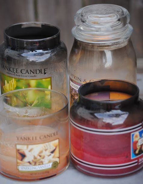 Candle Upcycle...this is seriously a great idea.  I'm the worst about burning a candle halfway then buying a new one Layered Candles, Candle Upcycle, Old Candles, Easy Candles, Holiday Trip, Dekor Diy, Décor Diy, Crafty Craft, Crafty Diy