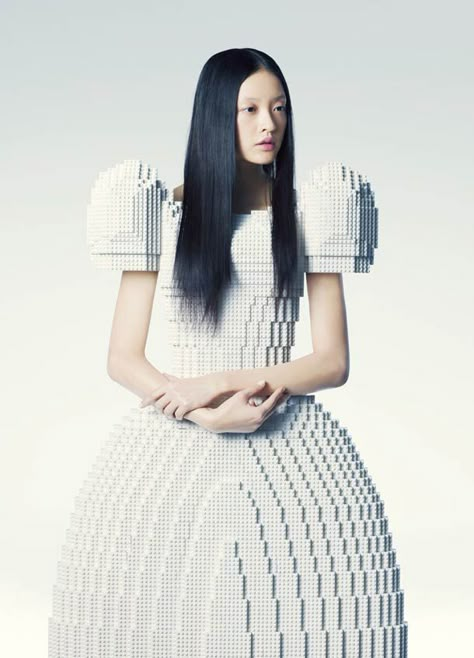 creative-lego-wedding-dress - i would be afraid my dress would break. better hope you have a tank top and shorts under Lego Wedding, Geek Wedding, Sculptural Fashion, Geek Decor, Lego Art, Futuristic Fashion, Avant Garde Fashion, Lego Creations, Mode Inspiration