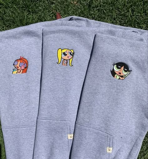 Matching Hoodies For Best Friends, Embroider Shirt, Ashley Name, Bff Sweatshirts, Sunshine Care Package, Poppy Embroidery, Bff Hoodies, Embroidery Crewneck, Clothes Embroidery Diy