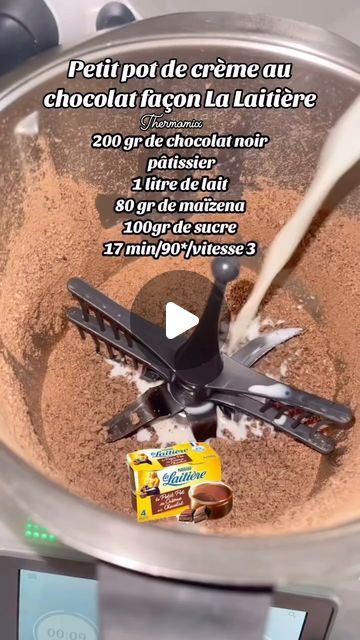 Ghania merrir on Instagram: "Vous n’achèterez plus jamais ces petits pots quand vous aurez goûté ceux là Au thermomix: Hacher 200 gr de chocolat noir pâtissier coupé en morceaux 7 secondes vitesse 10 Inserer le fouet Ajouter 1 litre de lait, 80 gr de maizena, 100gr de sucre Faire cuire 17 min 90 degré vitesse 3 Mettre dans des petits pots en verre (Amazon)  Et laissez reposer au frais minimum 5h Déguster !!!  #reels #reelsinstagram #dessert #dessertporn #cremedessert #thermomix #recettethermomix #recette #recettefacile #recettemaison #desserts #lalaitière #tm6 #yahourt #recettefacilerapide #gouter #thermomixfrance #foodporn #food #followforfollowback #lalaitière" Dessert Thermomix, Thermomix Desserts, Flan, Food And Drink, Drinks