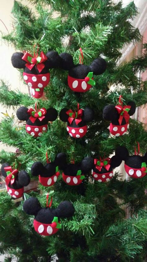 Minnie Mouse Ornaments, Disney Tree, Mouse Ornaments, Disney Christmas Decorations, Christmas Disney, Mickey Christmas, Mickey Y Minnie, Christmas Decorations Diy Outdoor, Disney Christmas