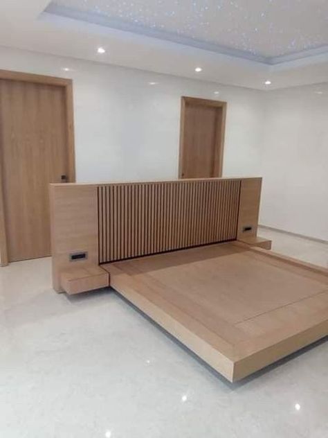 Plywood Bed Designs, Beam Bed, Bedroom Fixtures, Bedroom Layouts For Small Rooms, Small Hotel Room, Teenager Bedroom Design, Beautiful Bed Designs, Bed Designs With Storage, Simple Bed Designs