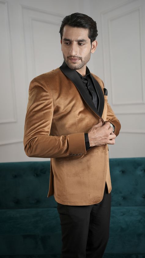 Velvet Jacket Men, Men Formal Outfit, Velvet Blazer Outfit, Brown Velvet Blazer, Blazer Design, Bespoke Jacket, Blazer Wedding, Winter Suits, Wedding Coat