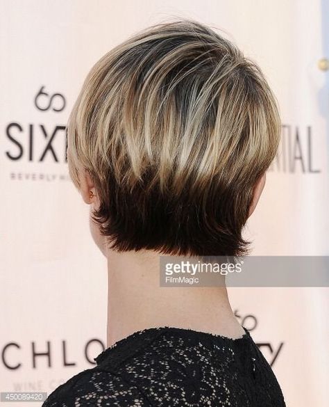 1000+ ideas about Robin Wright Hair on Pinterest | Robin Wright ... Clair Underwood, Robin Wright Haircut, Robin Wright Hair, Claire Underwood, Watch House, Short Hair Back, Pixie Bob Hairstyles, Short Shaggy Haircuts, Fine Straight Hair