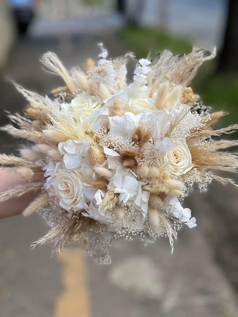 Boho Engagement Party, Narnia Wedding, Wedding Ring Flower, Diy Dried Flower Arrangement, Wildflower Bouquets, Photo Bouquet, Wedding Flower Bouquets, Boho Engagement, Weddings Idea