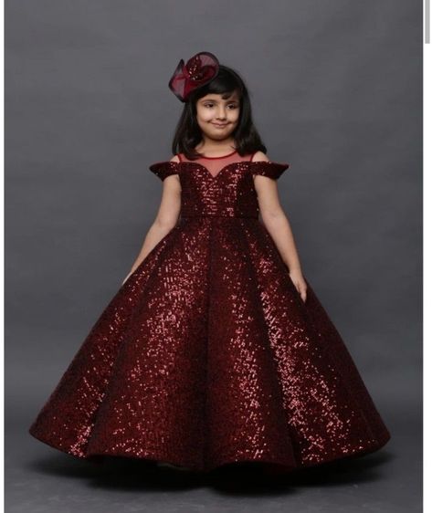 Fancy Dresses Designs, Dress Designs Drawing, Graduation Dress Short, Classy Cocktail Dress, Red Dress Formal, Glittering Dress, Glitter Dress Short, Dress New Year, New Year Dress