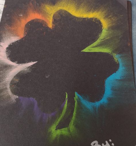 Shamrock! Wet chalk smudged around the edge of a template on black paper... Preschool Chalk Art Black Paper, Chalk Art Black Paper, Chalk On Black Paper, Arts And Crafts For Kids Toddlers, Nursing Home Activities, Magic Garden, Drawing Activities, Chalk Drawings, Teacher Things