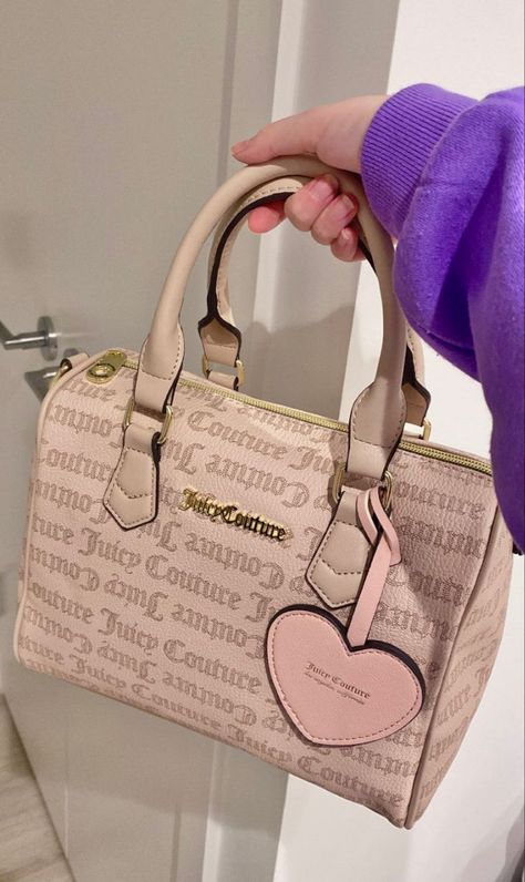 Juicy Couture 🦋 Bag Wishlist, Purse Aesthetic, Luxury Bags Collection, Juicy Couture Purse, Aesthetic Bags, Handbag Essentials, Girly Bags, Cute Handbags, Luxury Purses