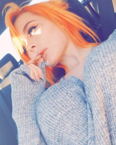 Jenna Lynn Meowri Jenna Lynn, Woman Crush, Inspirational Pictures, Pictures To Draw, Beautiful Creatures, Bulgaria, Red Hair, Carnival Face Paint, Pin Up