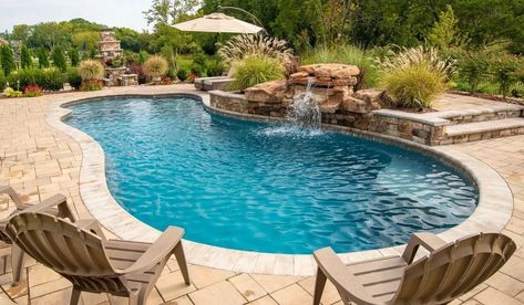 Leisure Pools® presents some of the top design trends for fiberglass swimmng pools and spas that are making waves in 2023. Backyard Pool And Spa, Pool With Spa, Pool Paradise, Inground Pool Designs, Trends In 2023, Dream Backyard Pool, Backyard Sanctuary, Leisure Pools, Pools Backyard Inground