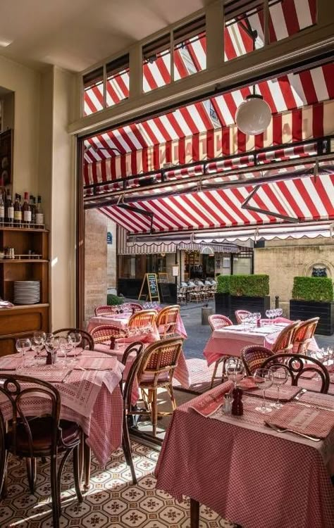 Florence Market, Italian Restaurant Interior, Florence Restaurants, Pizzeria Design, Willow Oak, Italy Restaurant, Brunch Cafe, Italian Deli, Fine Dining Restaurants