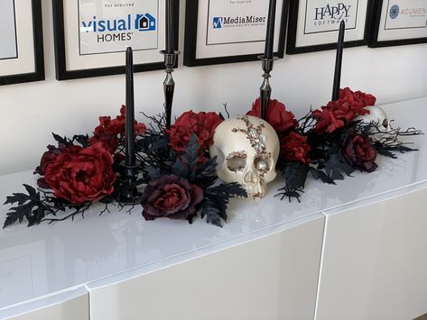 Goth Centerpiece Ideas, Diy Halloween Wedding Centerpieces, Gothic Table Centerpieces, Black And Burgundy Centerpieces, Addams Family Centerpieces, Gothic Wedding Centerpieces Table Decor, Goth Wedding Decorations Centerpieces, Goth Wedding Table Decor, Diy Halloween Wedding Decorations