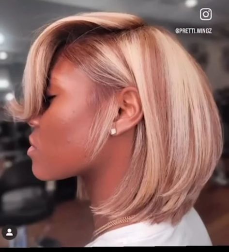 Bob Hairstyles For Black Women Blonde Highlights, Black And Blonde Bob Black Women, Highlight Bob Black Women, Highlight Bob Wig Black Women, Blonde Highlight Bob Wig, Natural Hair Bob Cut, Natural Hair Bob, Fluffy Hair, Sassy Hair