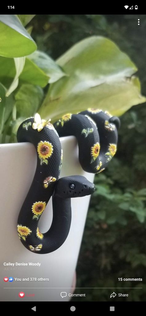 Polymer Clay Plant Pots Diy, Plant Clay Art, Cute Clay Snake, Clay Snake Ideas, Snake Clay Art, Clay Snake Sculpture, Clay Work Ideas, Snake Decorations, Ceramic Snake