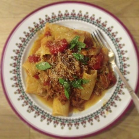 Rachel Khoo recipe duck ragu rigatoni Slow Cooker Beef Ragu, Duck Ragu, Vegan Recipes Easy Quick, Beef Ragu Recipe, Rachel Khoo, Beef Ragu, Ragu Recipe, Pasta Fatta In Casa, Fresh Pasta