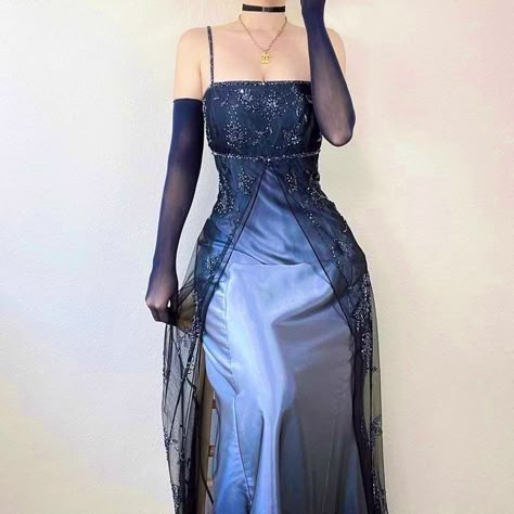 Grunge Dress Formal, 90s Prom Dress Grunge, Grunge Prom Dress, 2000s Prom Dress, 90s Prom Dresses, 90s Prom Dress, Grey Prom Dress, Prom Dress Inspo, Grunge Dress