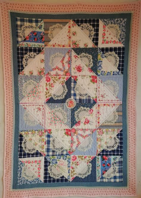 Allie's in Stitches: 22 Quillt Project Finishes from 2019 Doily Quilt, Whimsical Quilts, Dress Quilt Pattern, Handkerchief Quilts, Handkerchief Quilt, Hankie Quilts, Rhonda Dort, Vintage Handkerchiefs Crafts, Handkerchief Crafts