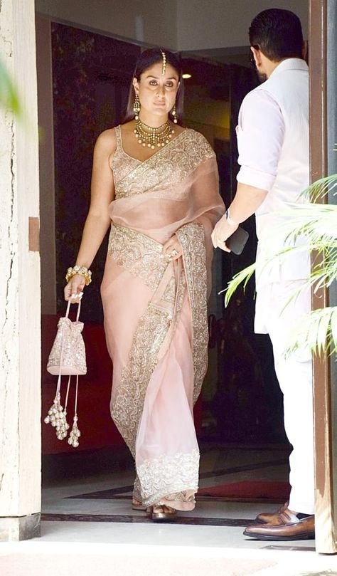 Kareena In Alia Wedding, Wedding Looks Indian Sister, Sari Draping, Sarees Ideas, Ambani Family, Kapoor Sisters, Manish Malhotra Saree, Party Saree, Invisible Braces