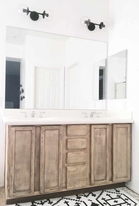 Cabinet Stain Colors and How to Coordinate Them Old Masters Wiping Stain Pickling White, Lighten Wood Cabinets, Diy Bathroom Cabinets, Old Wood Cabinets, Natural Wood Vanity, Dark Stained Cabinets, Cabinet Stain Colors, Chicago Ideas, Cabinet Stain